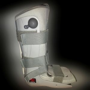 2nd Hand Breg Air Cast Tall Model Size M Men's 5.5-9 Women's 6-9.5